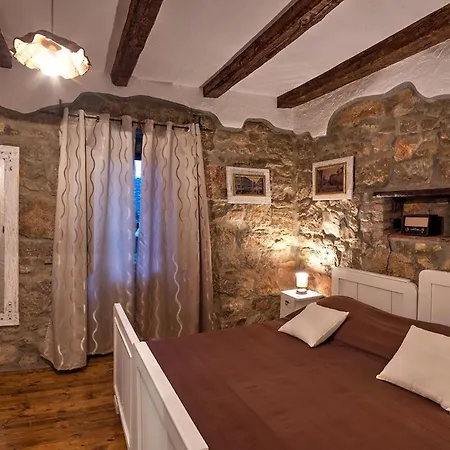 Vila Annemaria Veli Dol