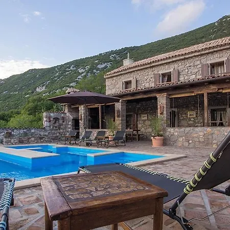 Annemaria Villa Veli Dol