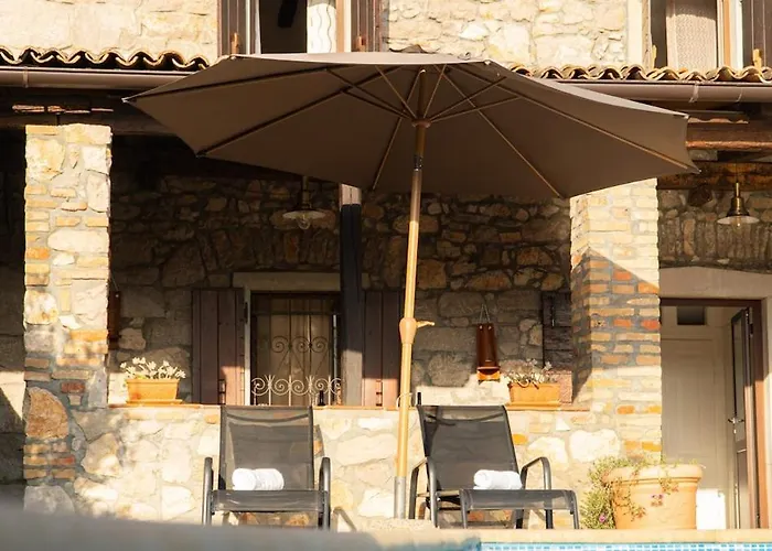 Annemaria Veli Dol